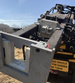 2002 International 4700 w/Side Ride GRT Auger