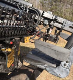 2002 International 4700 w/Side Ride GRT Auger