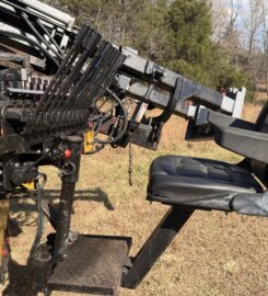 2002 International 4700 w/Side Ride GRT Auger