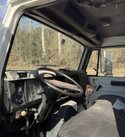 2002 International 4700 w/Side Ride GRT Auger