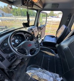 2016 Peterbilt · GRT Zero-Turn Guardrail Pounder Truck (145973)